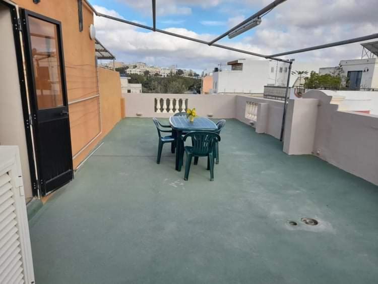Appartement Flat 3 à L-Imgarr Extérieur photo